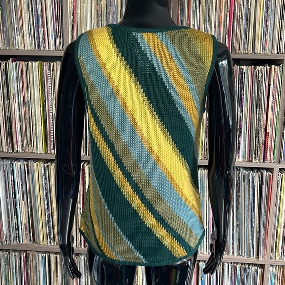 Vintage Sweater Vest in Multicolored Diagonal Stripes Size Medium - Picture 3 of 6